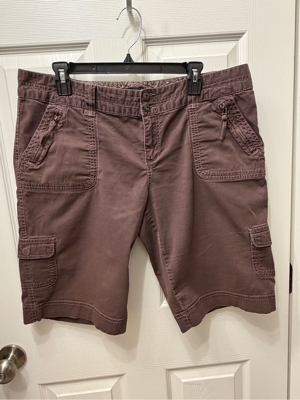 Women’s Sonoma Brown Cargo Shorts. Multiple Pockets, relaxed fit. Size 14